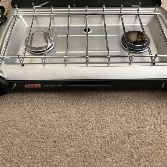 Coleman Perfect Flow 2 Burner Stove - Picture 5 of 5